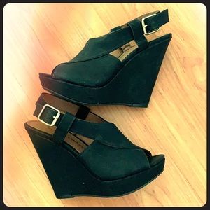 Chinese Laundry Black Wedge